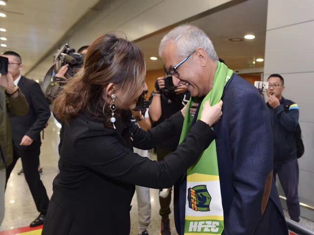调教小sao货撅起打屁股双男