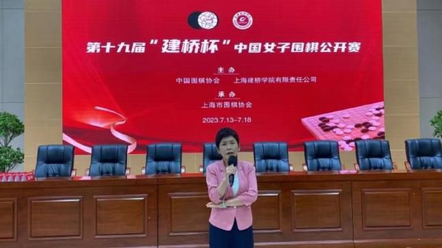 吴梦梦到粉丝家里实战吃鸡在线观看